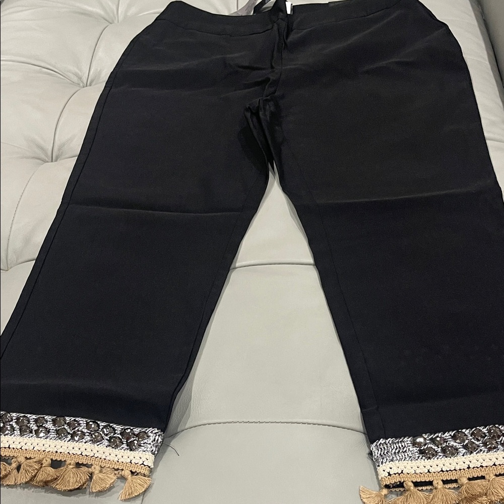 NWT Chicos Brigitte Black Embellished Hem So Slimming Crop Pant Sz 1.5 / 10